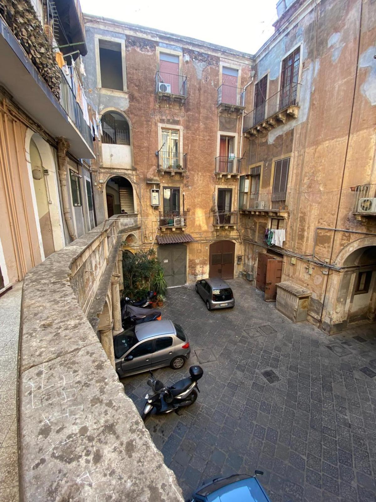 Ciuri Tuttu L'Annu Rooms Catania Exterior photo
